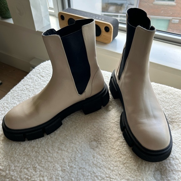 ZARA Chunky Slip-on Boot - Picture 3 of 5